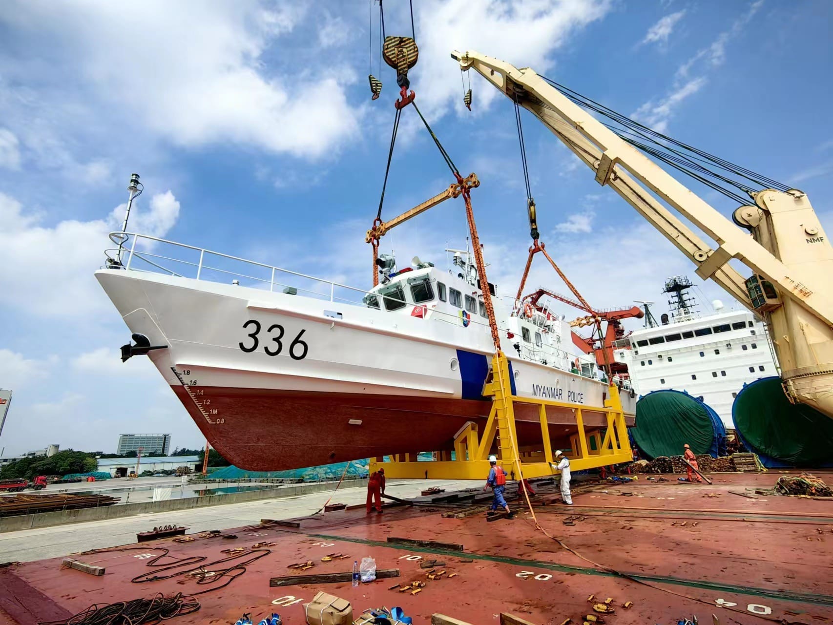 HEAVY LIFT